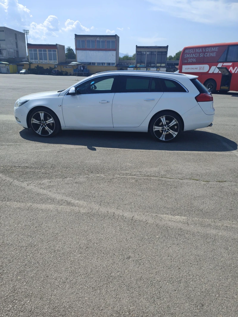 Opel Insignia, снимка 2 - Автомобили и джипове - 51814081
