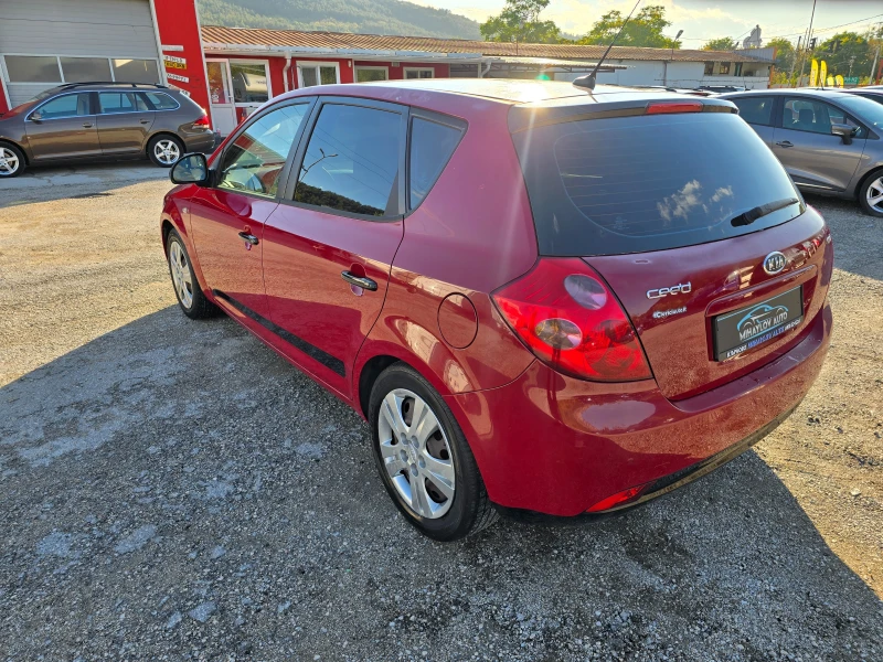 Kia Ceed 1.6 CRDI ВЪНШНИ ЗАБЕЛЕЖКИ!, снимка 5 - Автомобили и джипове - 52001739