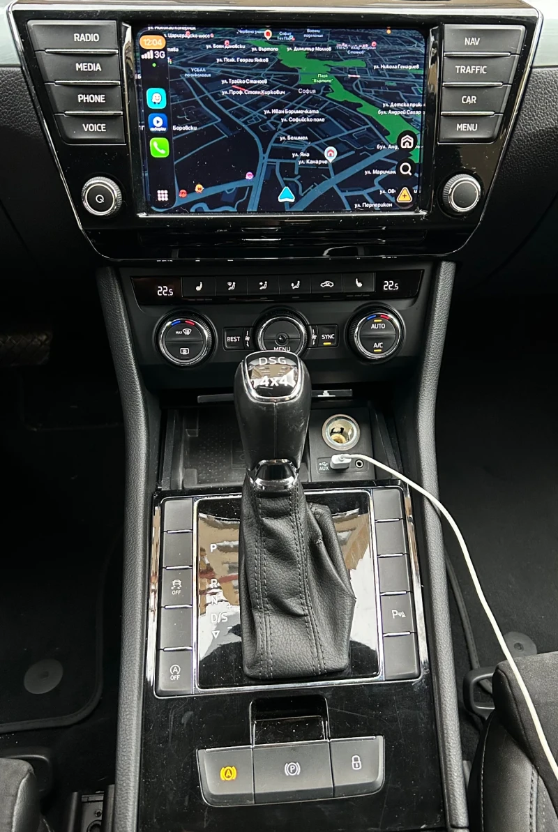 Skoda Superb 2.0 TDI DSG 4x4, снимка 7 - Автомобили и джипове - 52651724