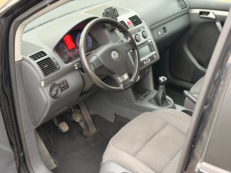 VW Touran 2.0TDI | BMM , снимка 8 - Автомобили и джипове - 53058339