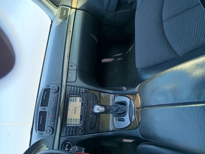 Mercedes-Benz E 200 2200, снимка 7 - Автомобили и джипове - 53140412