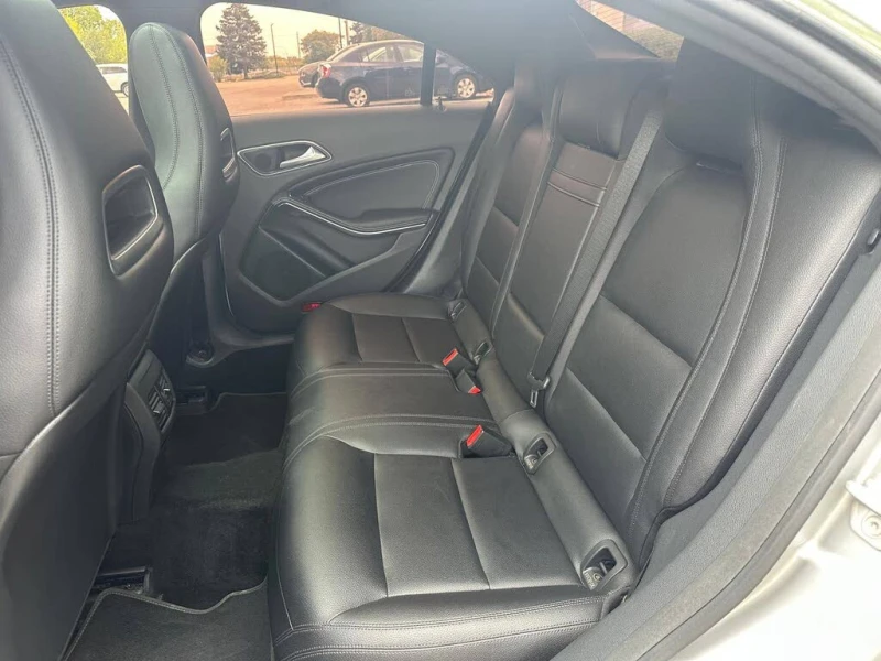 Mercedes-Benz CLA 250 4MATIC, снимка 14 - Автомобили и джипове - 53200607