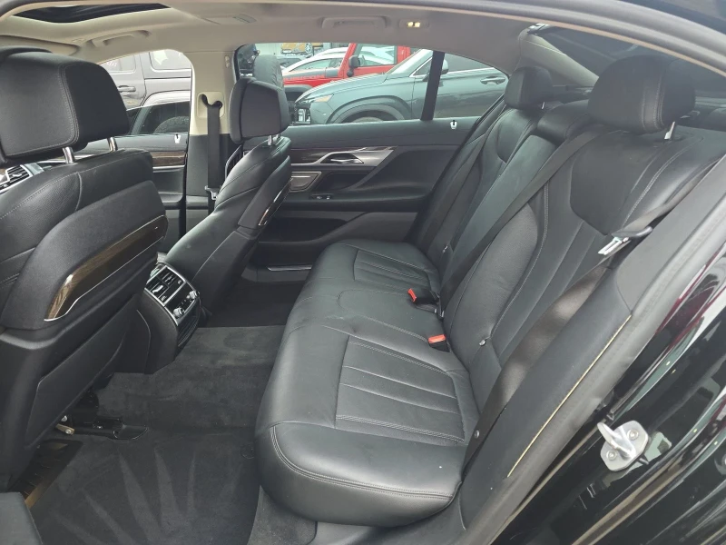 BMW 740 i, снимка 13 - Автомобили и джипове - 53490630