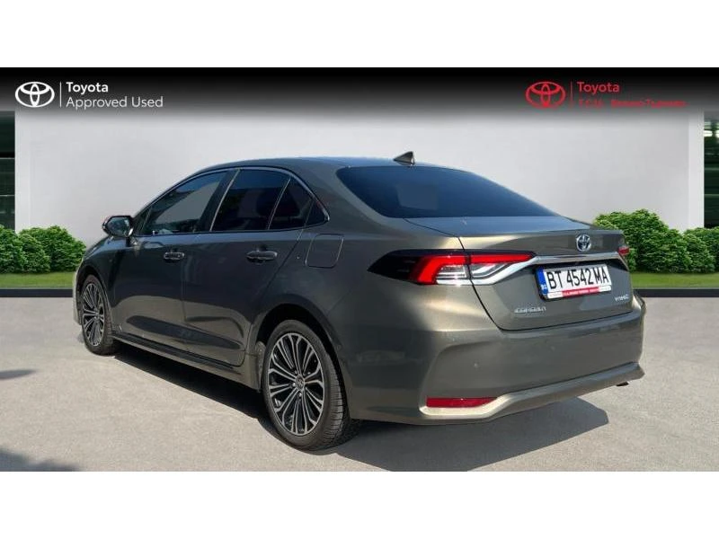 Toyota Corolla SDN 1.8H Executive Plus - изображение 7