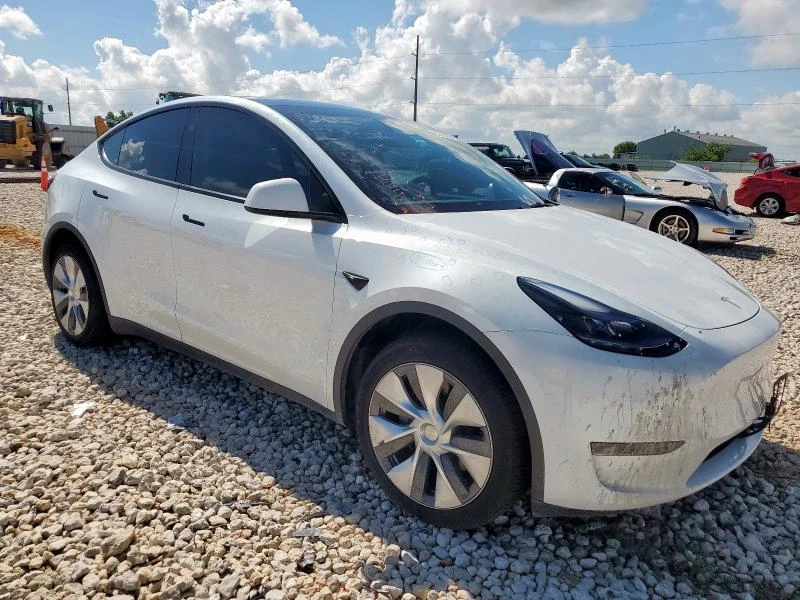 Tesla Model Y CARFAX* БЕЗ ПЪРВОНАЧАЛНА - изображение 4