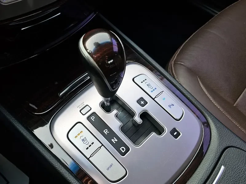 Hyundai Genesis 3.3, снимка 9 - Автомобили и джипове - 54618064