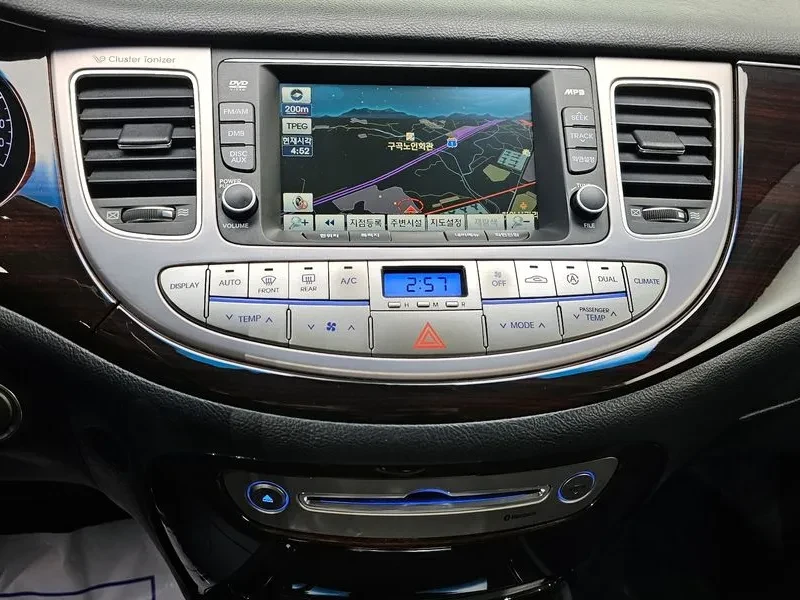 Hyundai Genesis 3.3, снимка 16 - Автомобили и джипове - 54618064