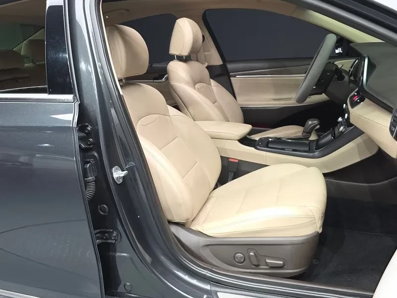 Hyundai Grandeur 3.5 Azera, снимка 11 - Автомобили и джипове - 55643586