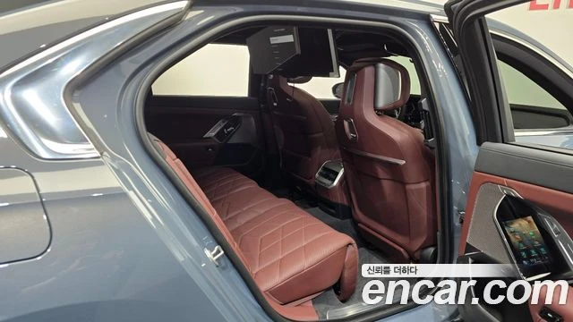 BMW 740, снимка 11 - Автомобили и джипове - 56077720