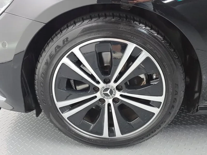Mercedes-Benz E 250 W213 E250 Avantgarde, снимка 4 - Автомобили и джипове - 56356331