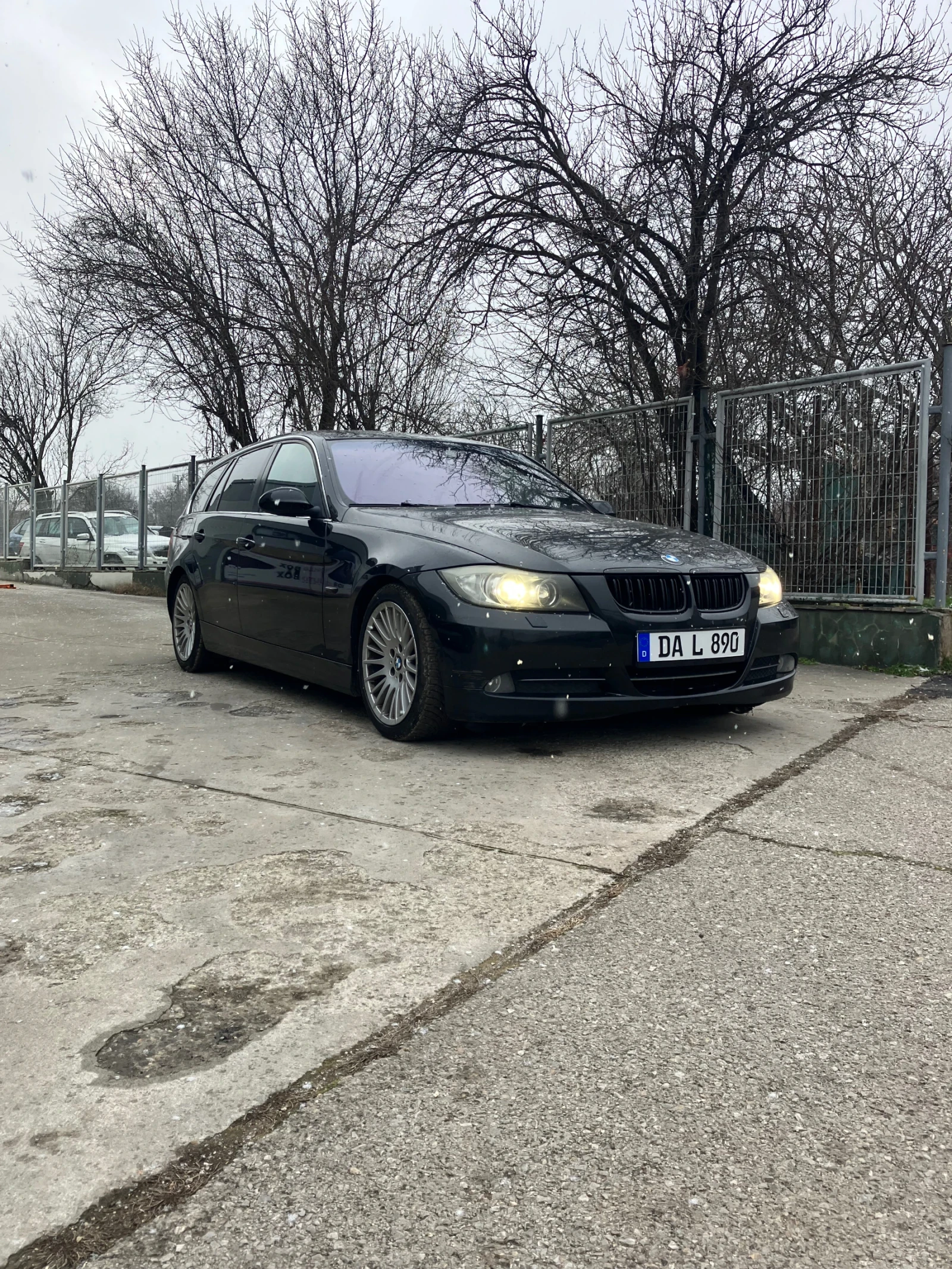 BMW 330, снимка 1