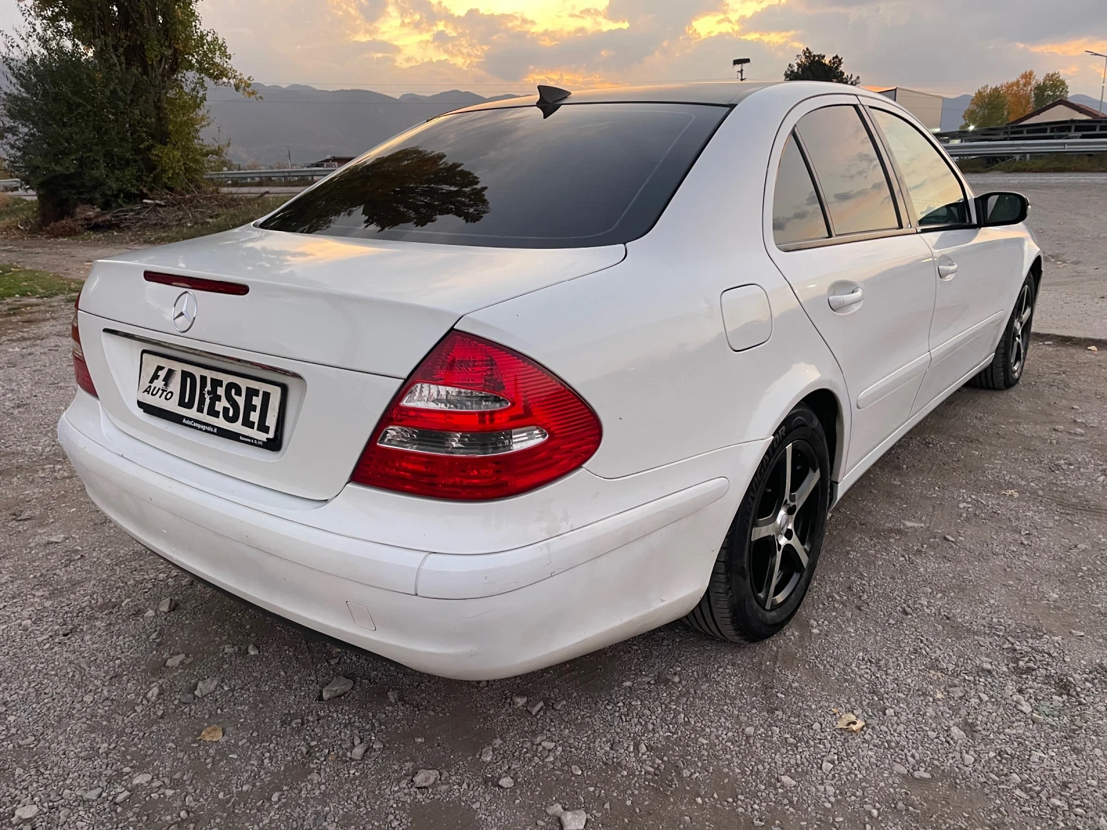 Mercedes-Benz E 200 2.2CDI-AVTOMAT-FOLIO-ITALIA - изображение 8