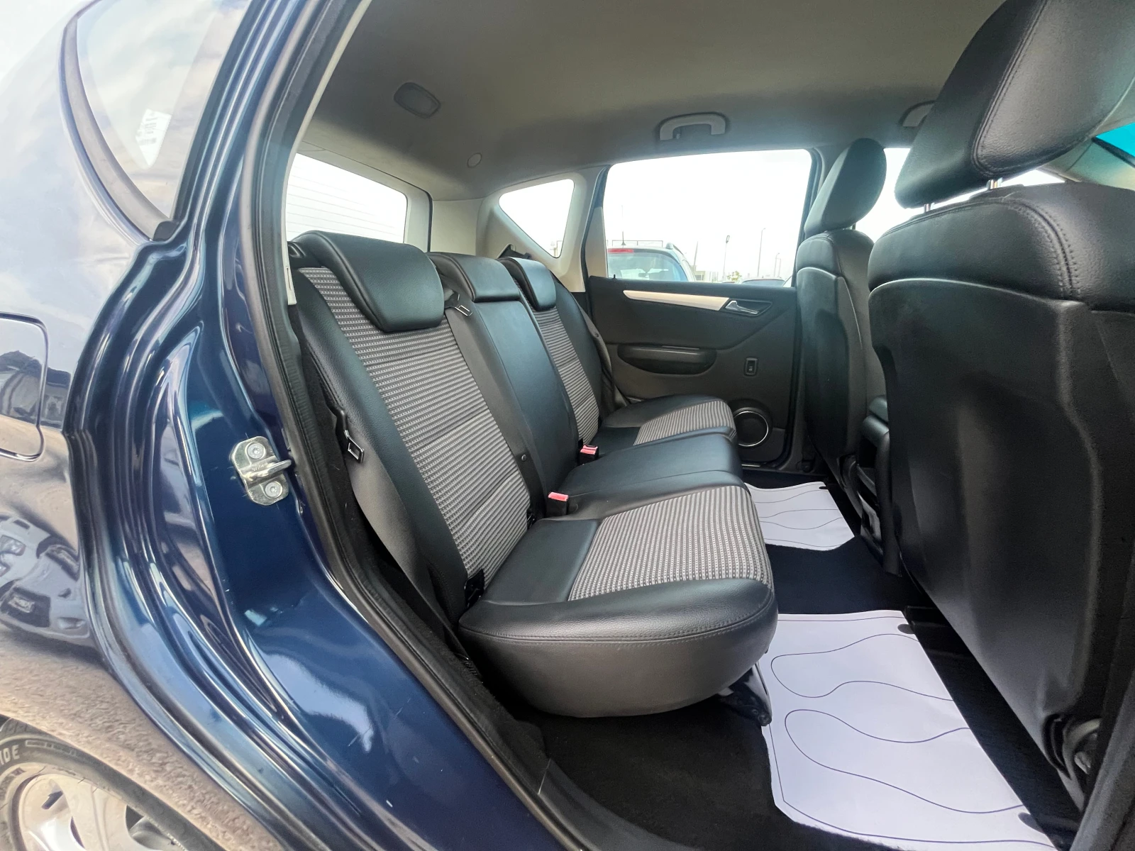 Mercedes-Benz A 170 1.6 i, GAZ-116к.с., ЛИЗИНГ | Mobile.bg — изображение 13