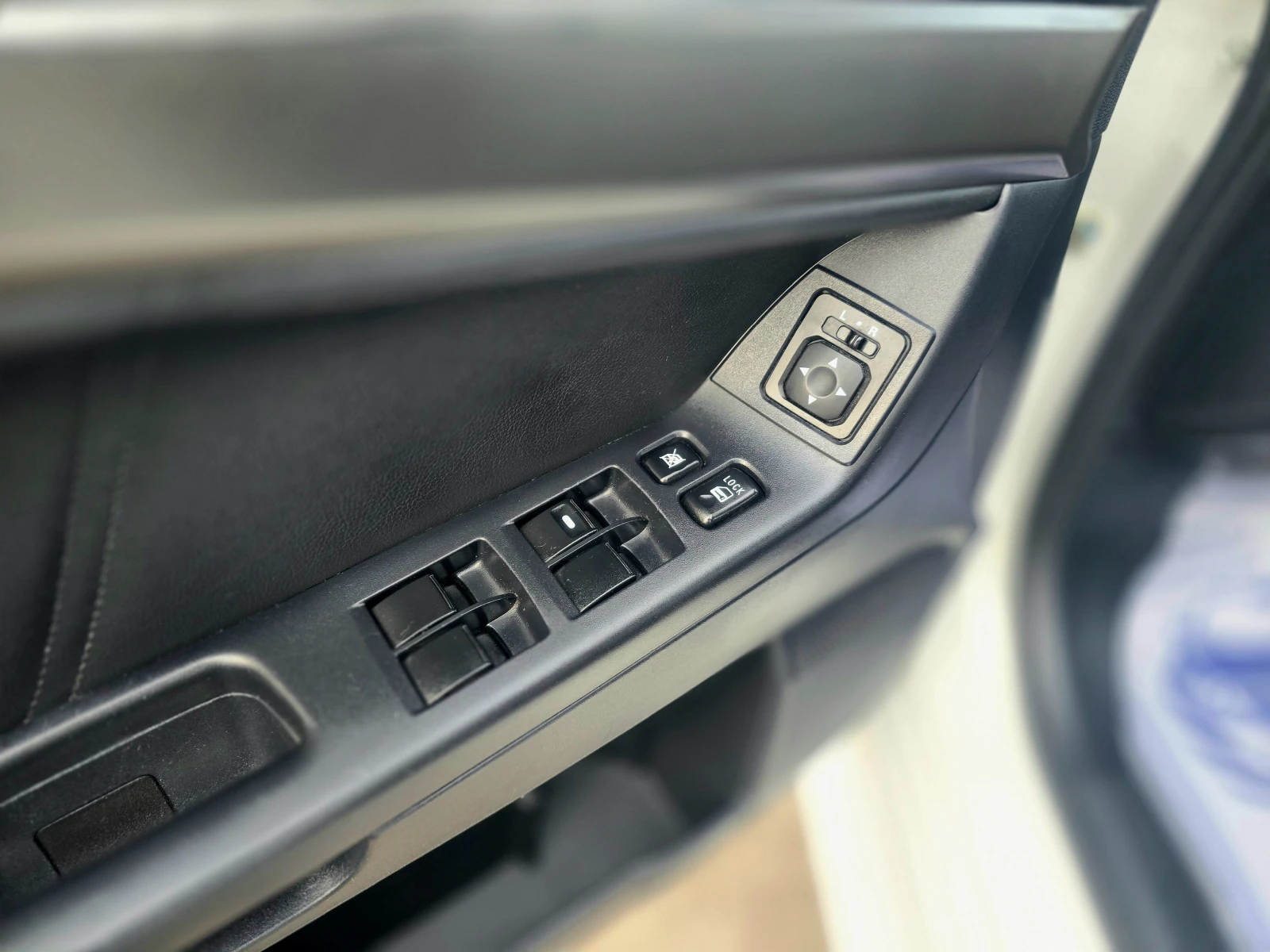 Mitsubishi Lancer УНИКАЛЕН/КЛИМАТРОН/МУЛТИВОЛАН/1.6i - изображение 8