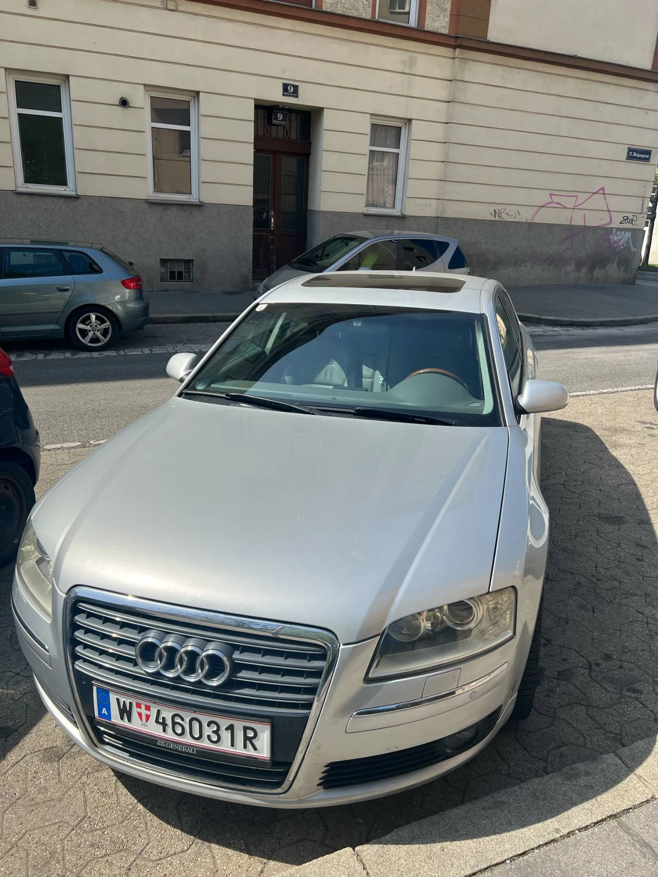 Audi A8 Audi a8 3.7 Benzin - изображение 2