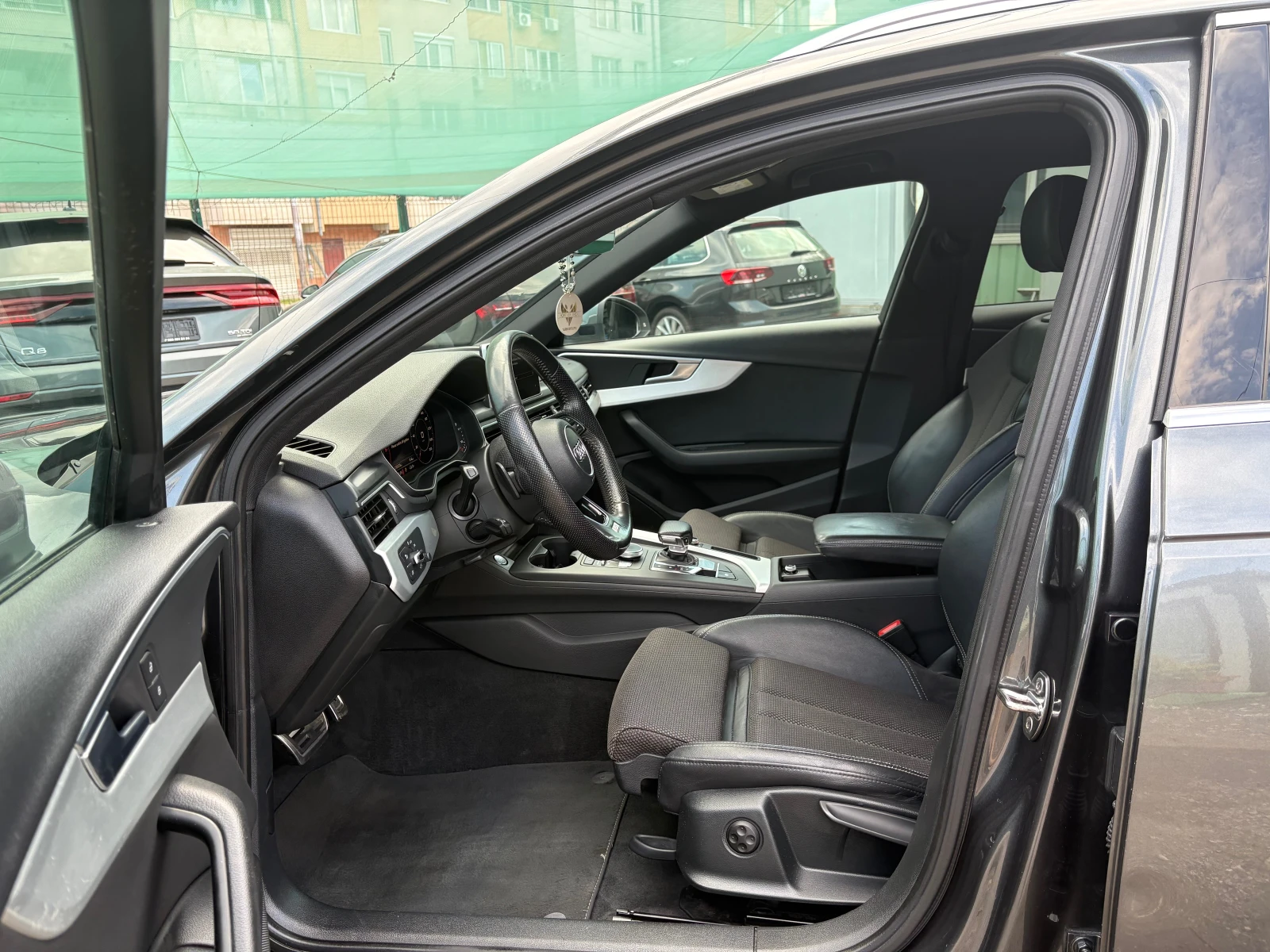 Audi A4 2.0TDI= DIGITAL COCKPIT= DISTRONIC= QUATTRO=  - изображение 9