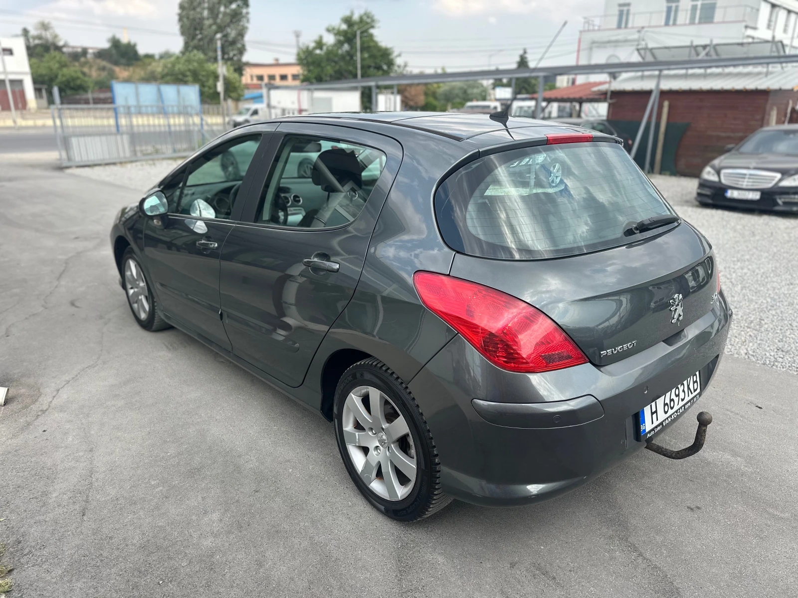 Peugeot 308 1.6i 100кс Нави - изображение 3