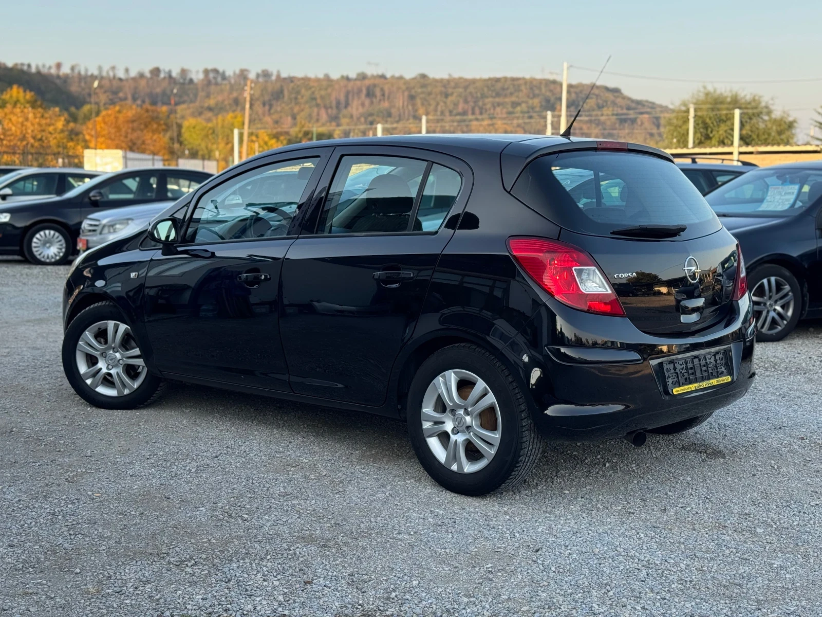 Opel Corsa 1.4i 90кс КЛИМАТИК МУЛТИ-ВОЛАН  - изображение 8