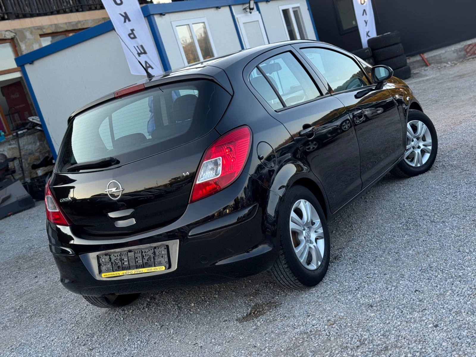 Opel Corsa 1.4i 90кс КЛИМАТИК МУЛТИ-ВОЛАН  - изображение 6
