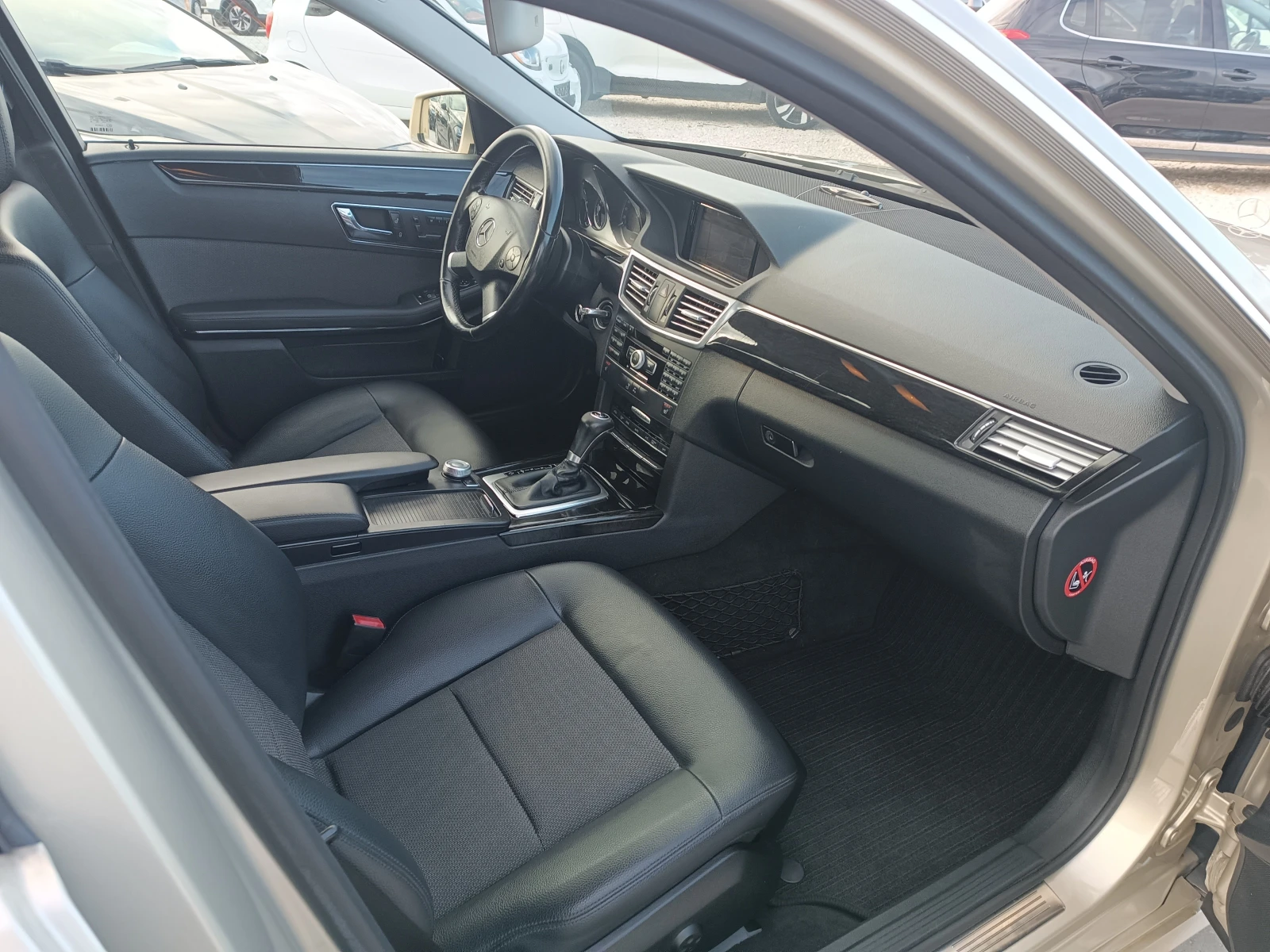 Mercedes-Benz E 200 DISTRONIC/KAMERA/LED/PODGREV - изображение 9