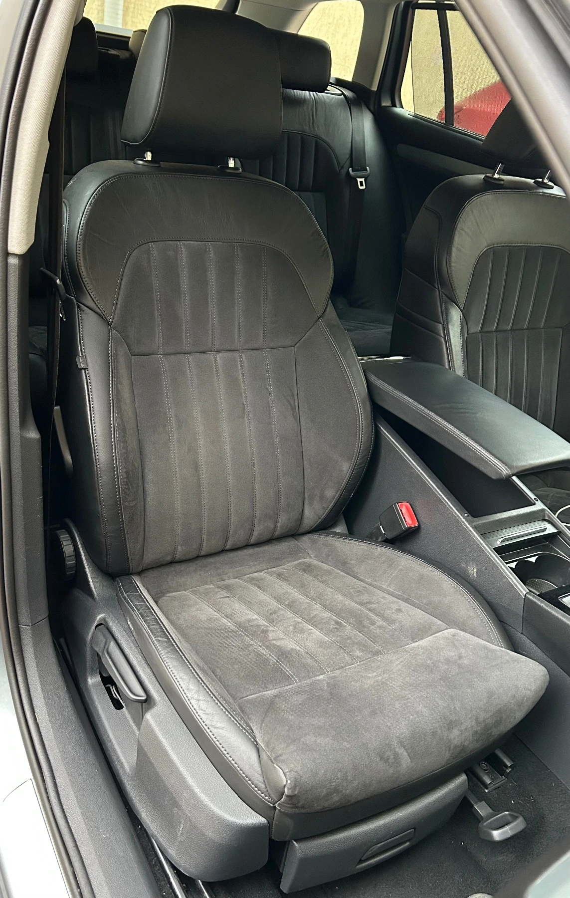 Skoda Superb 2.0 TDI DSG 4x4 - изображение 10