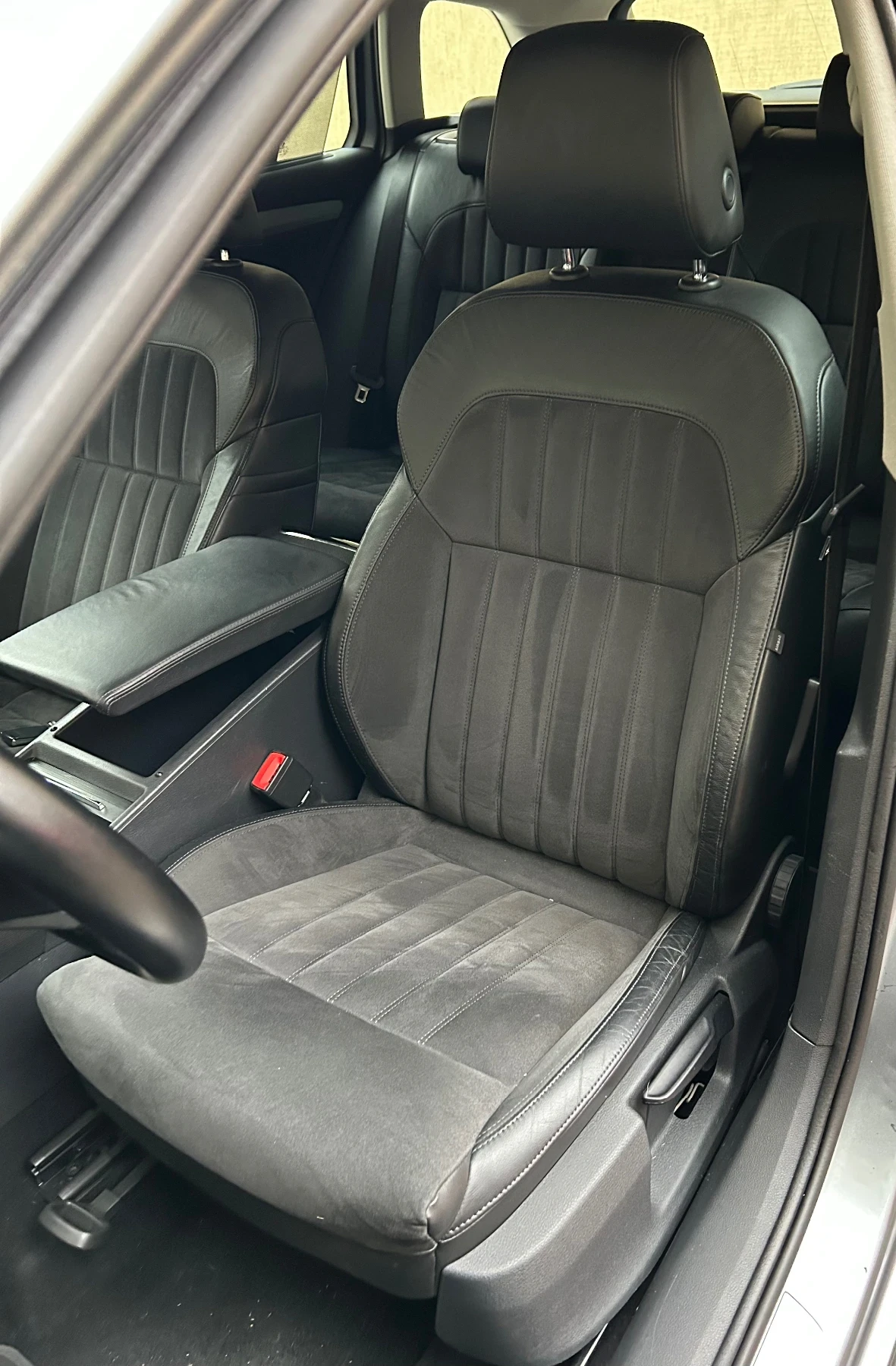 Skoda Superb 2.0 TDI DSG 4x4 - изображение 9