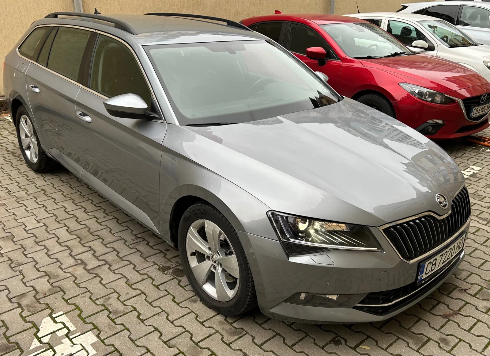 Skoda Superb 2.0 TDI DSG 4x4 - изображение 2