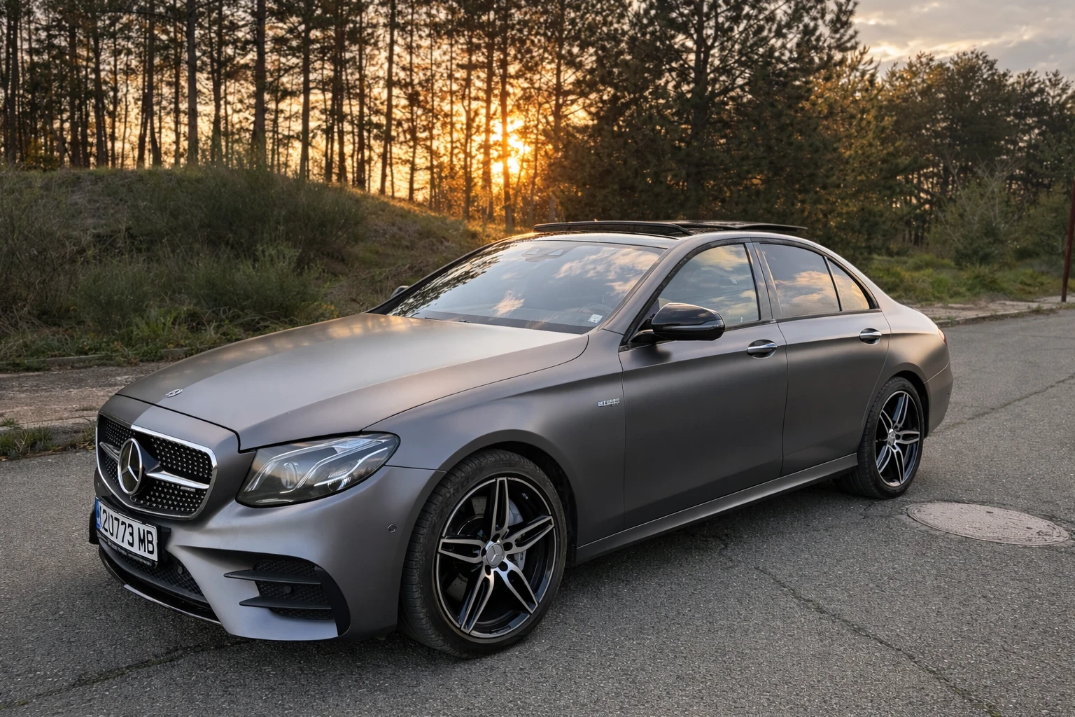 Mercedes-Benz E 43 AMG Silver Star - Selenite Gray Magno, снимка 2 - Автомобили и джипове - 55296995