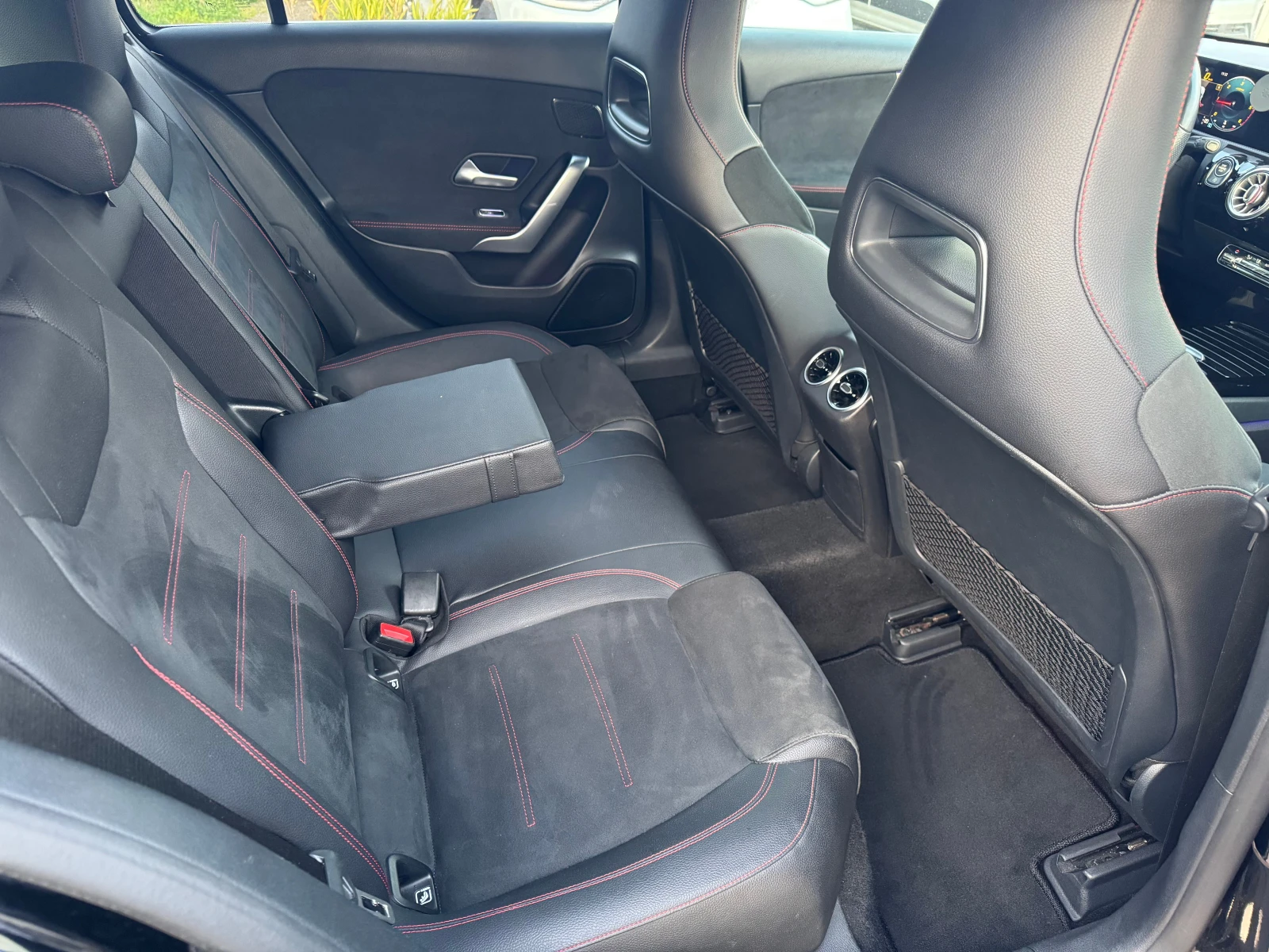 Mercedes-Benz A 180 d AMG, снимка 13 - Автомобили и джипове - 54450710