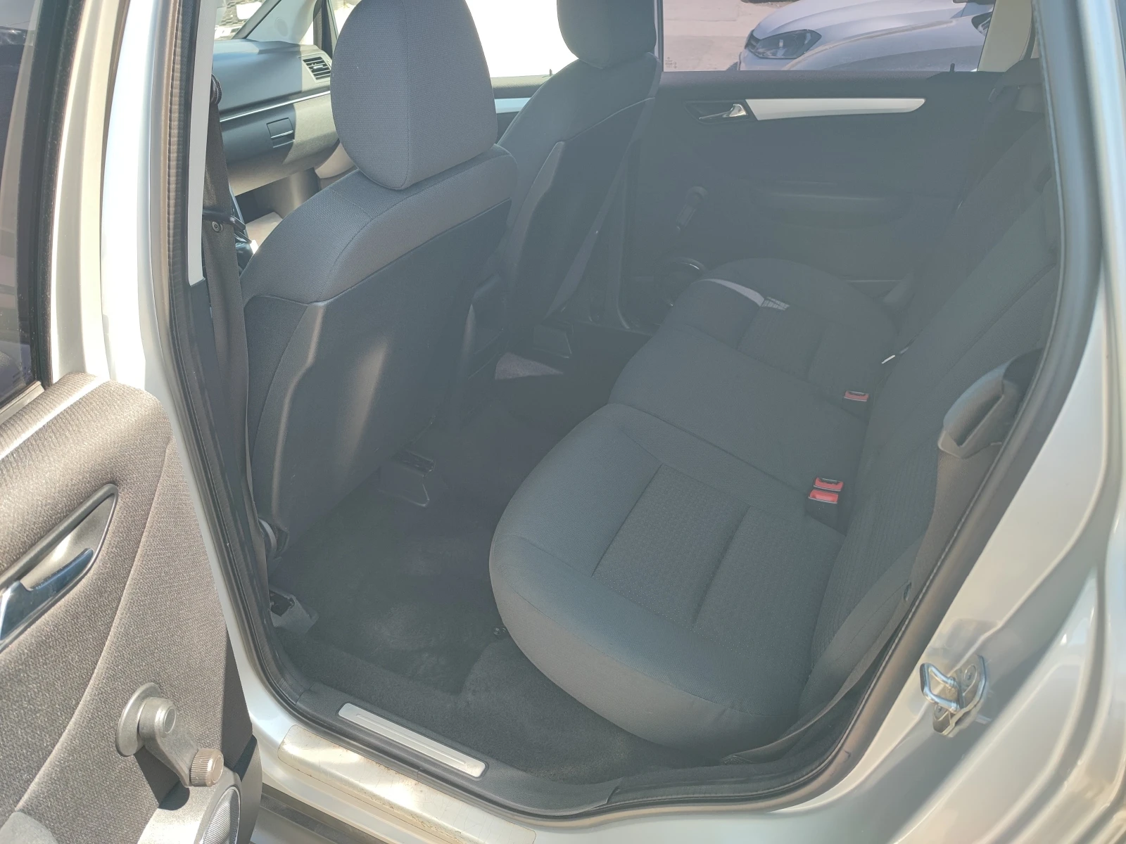 Mercedes-Benz B 180 2.0D-109ks-АВТОМАТ-ПОДГРЕВ-ПАРКТРОНИК, снимка 15 - Автомобили и джипове - 55089251