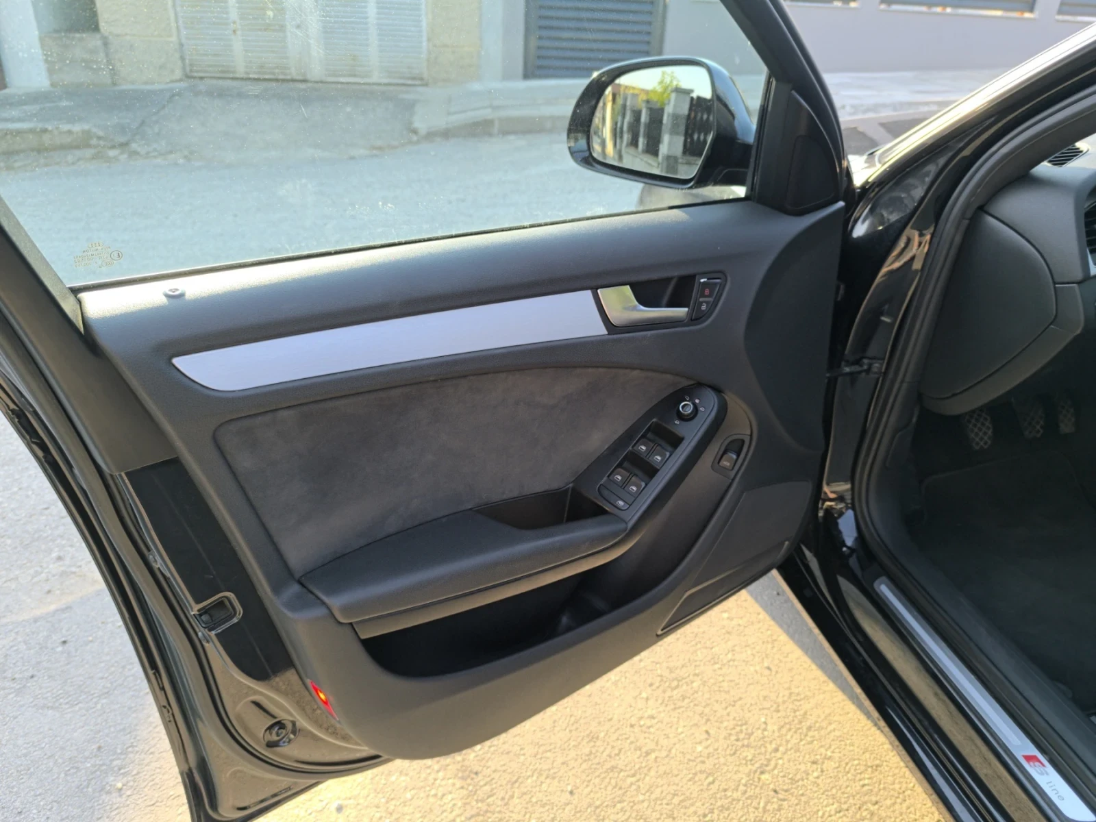 Audi A4 1.8TFSI - SLine, снимка 9 - Автомобили и джипове - 55178595