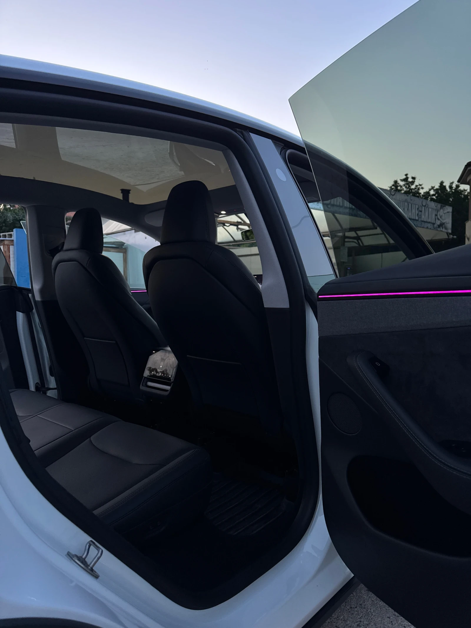 Tesla Y Juniper Long Range* AWD* Premium* Налична в БГ* КАТО НОВА*, снимка 5 - Автомобили и джипове - 55336499
