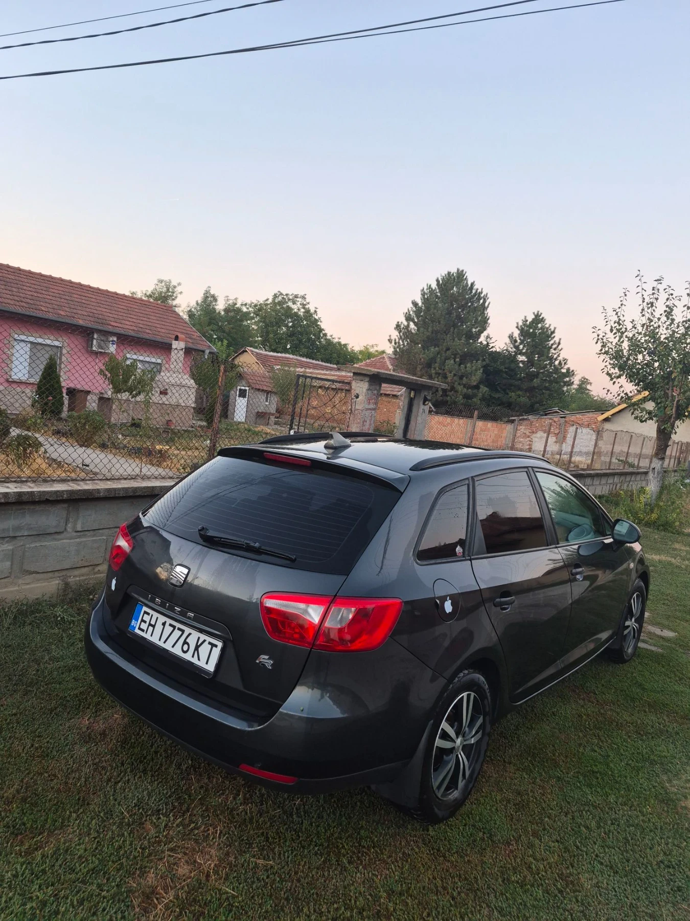 Seat Ibiza 1.6 TDI, снимка 3 - Автомобили и джипове - 56159185