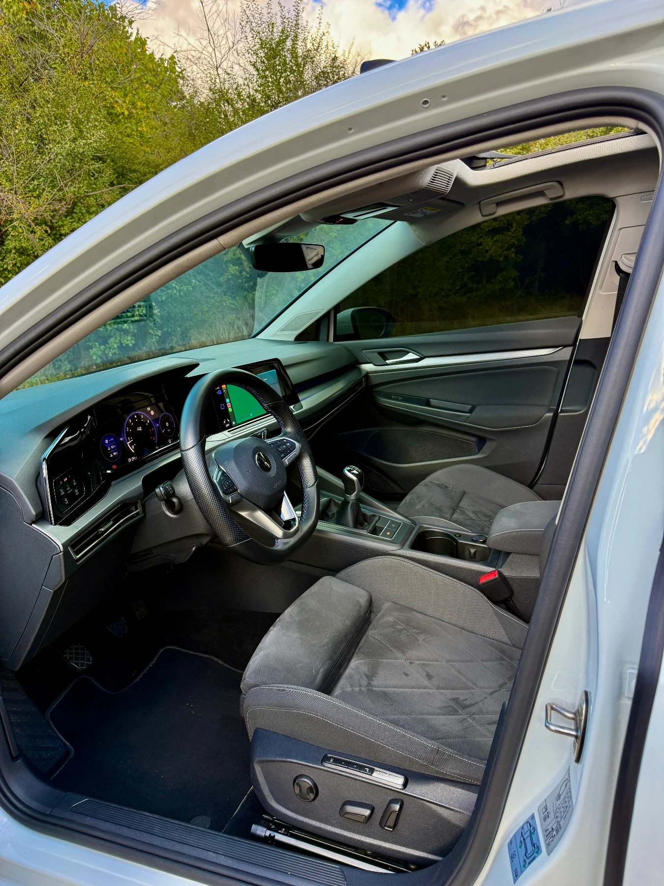 VW Golf 8 R-Line , снимка 8 - Автомобили и джипове - 56730233