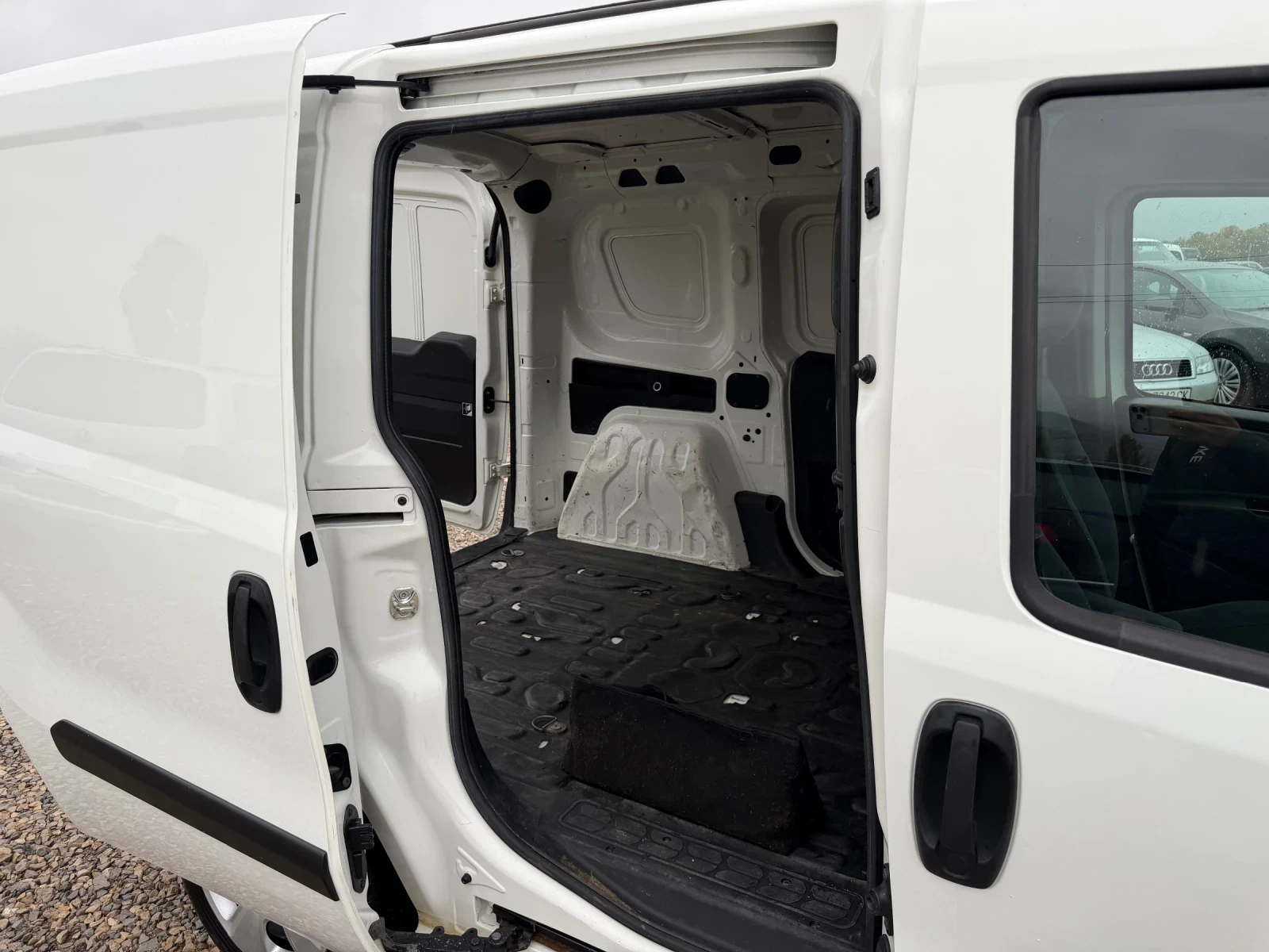 Fiat Doblo 1.6M-JET-105PS-КЛИМАТИК, снимка 13 - Автомобили и джипове - 56739214