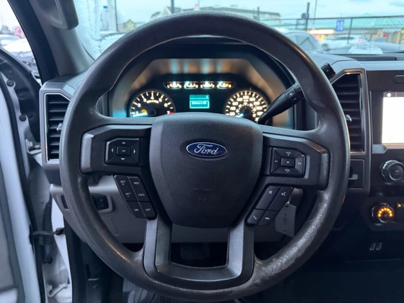 Ford F150 XLT* RWD* АвтоКредит* (ЦЕНА ДО БГ), снимка 15 - Автомобили и джипове - 53190500