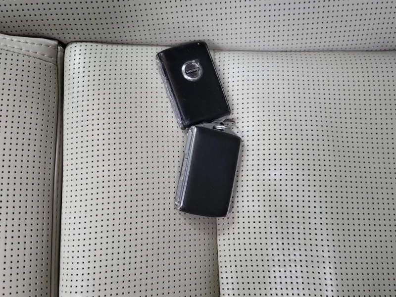 Volvo Xc90 Inscription* 360камери* Подгрев* Oбдух* Line Assis, снимка 13 - Автомобили и джипове - 53225951