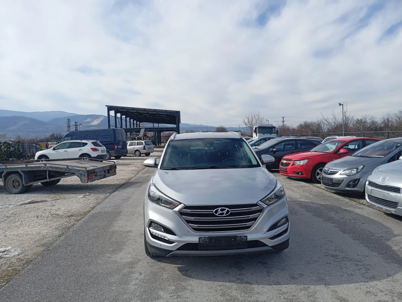 Hyundai Tucson 2.0 4?4, снимка 7 - Автомобили и джипове - 53480569
