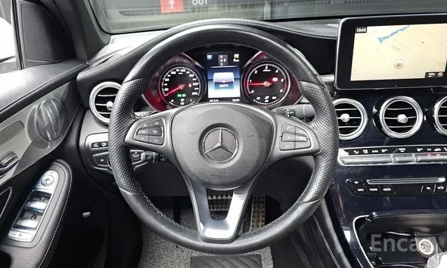 Mercedes-Benz GLC 250 D * AMG * 360 КАМЕРА * BURMESTER * ПАНОРАМА * , снимка 6 - Автомобили и джипове - 56153886