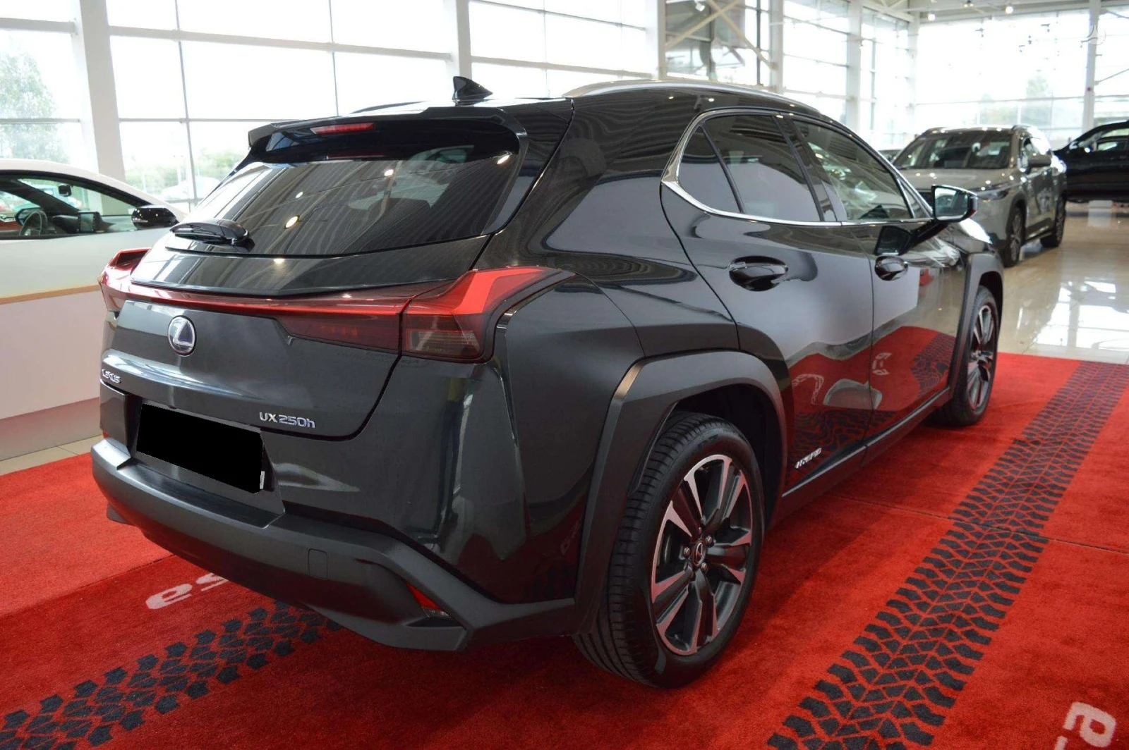 Lexus UX 250h - изображение 4