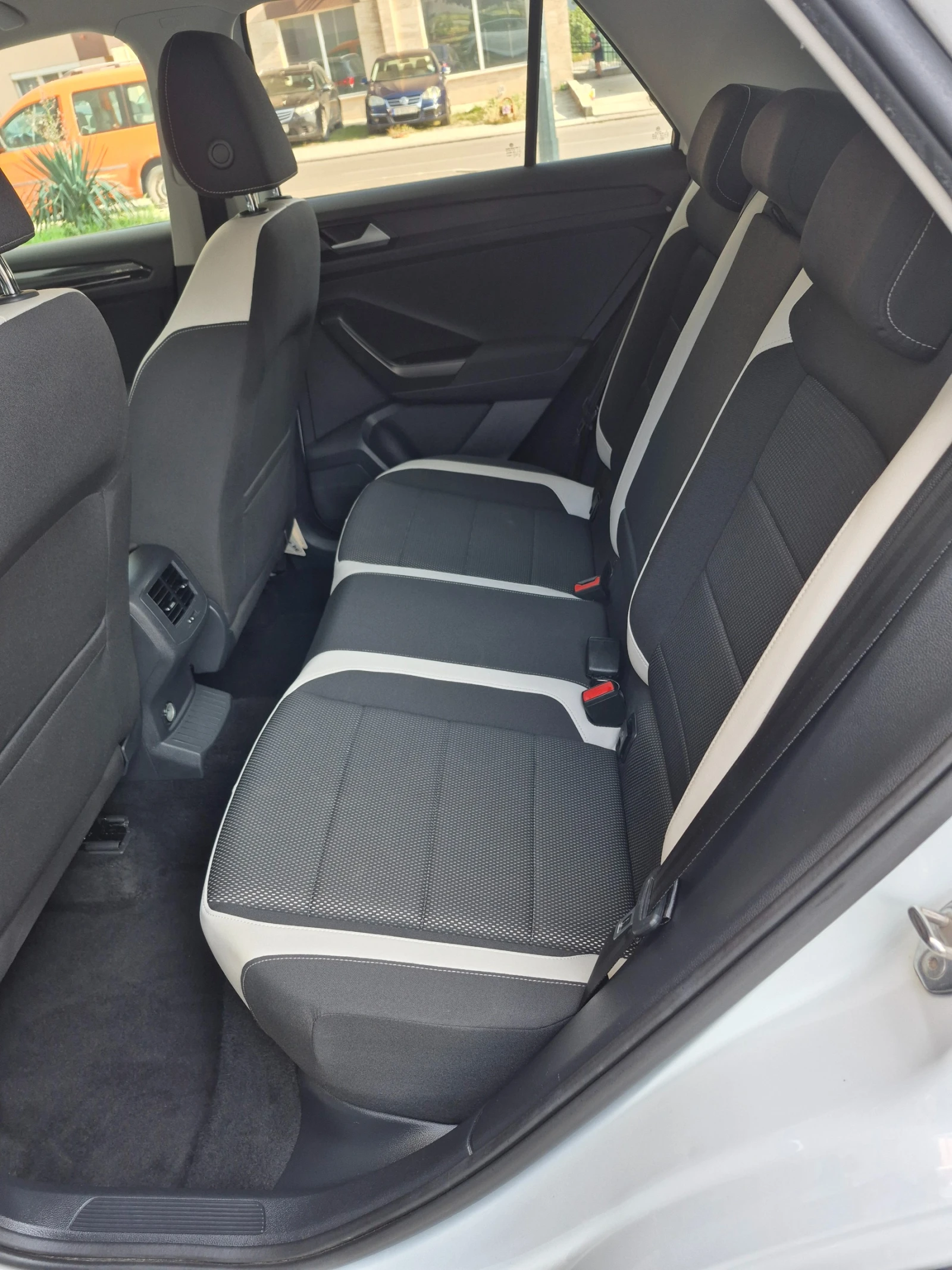 VW T-Roc 1.5 БЕНЗИН  - изображение 6
