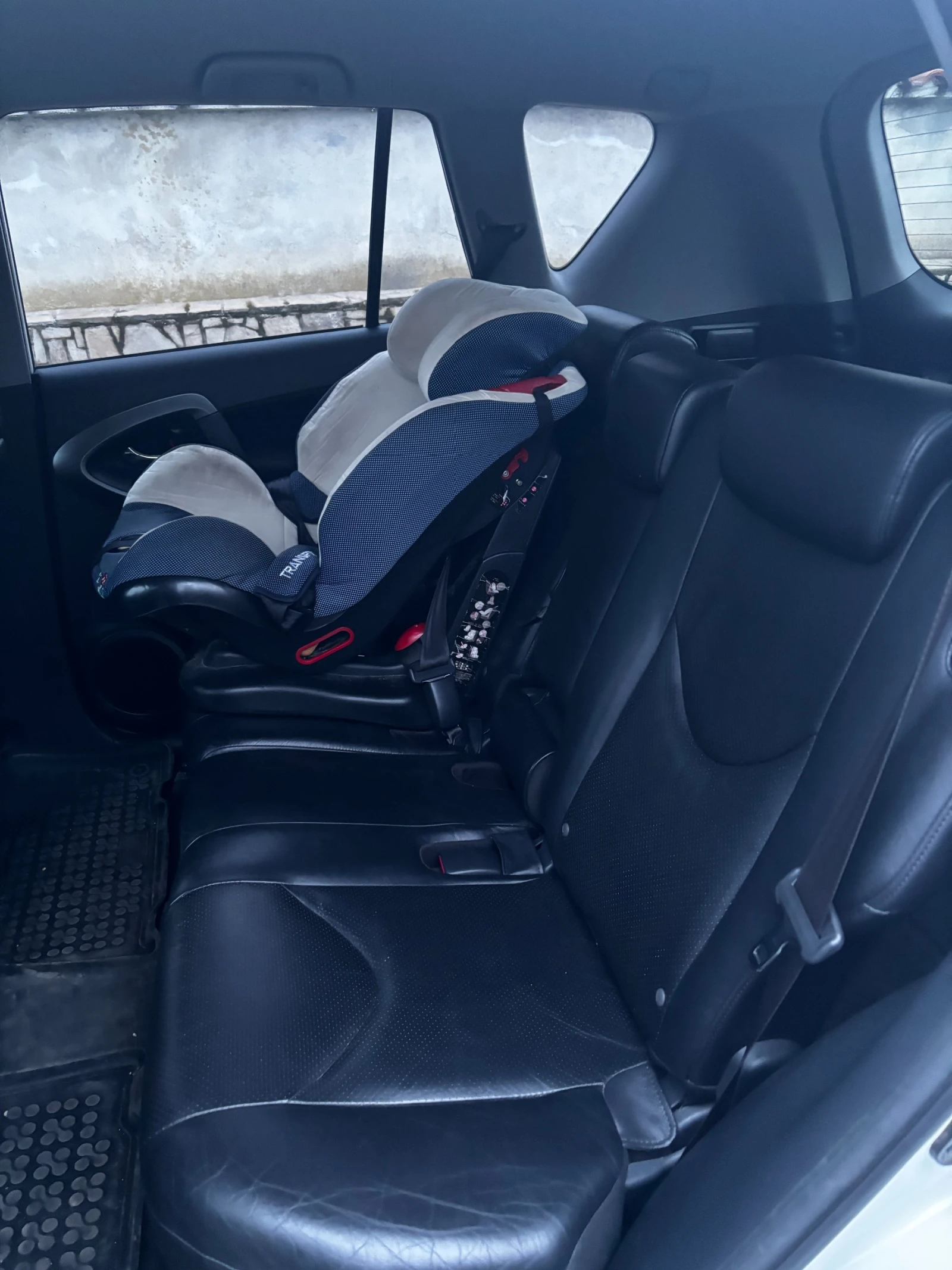 Toyota Rav4, снимка 8 - Автомобили и джипове - 53939336