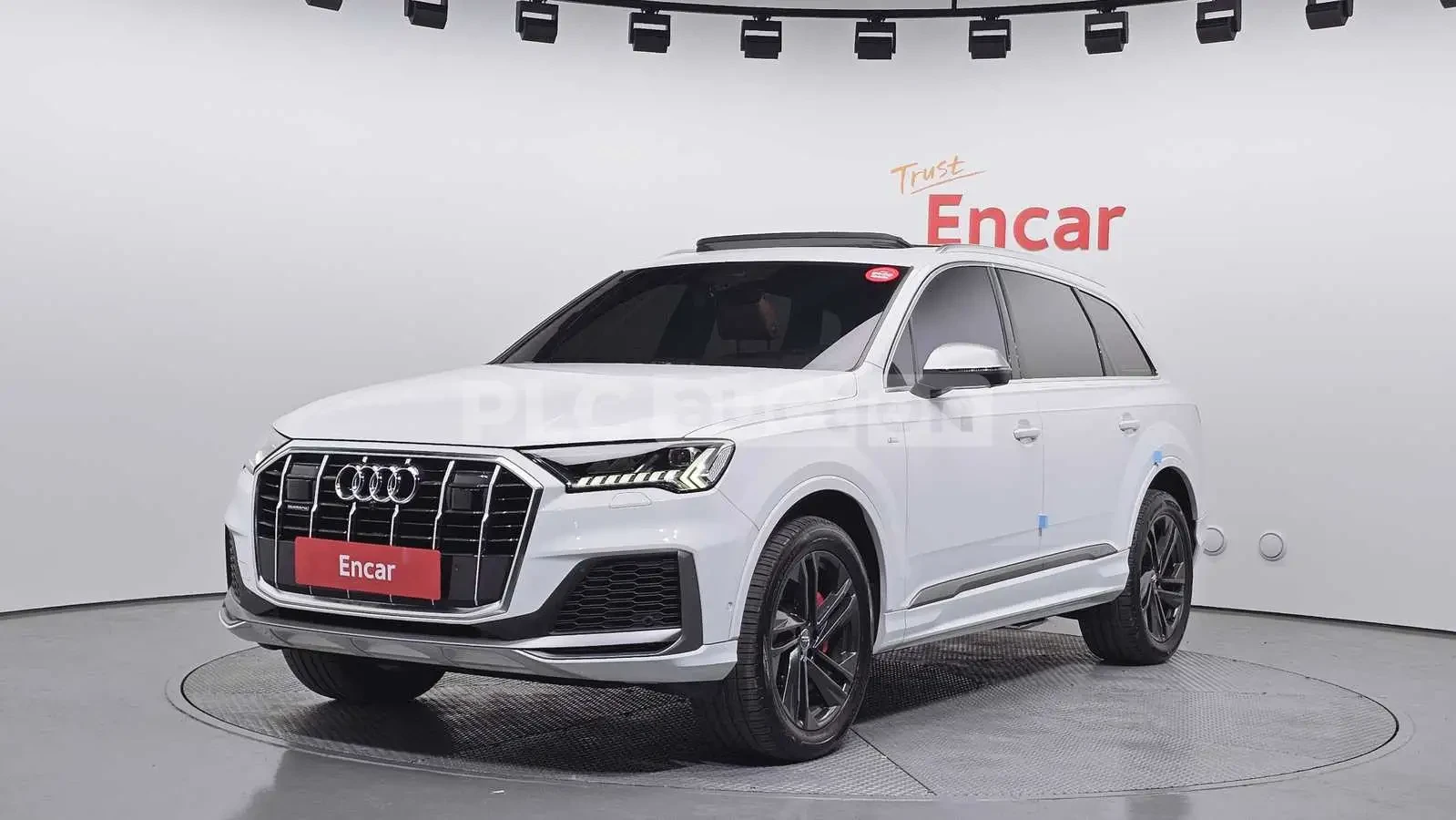 Audi Q7 4.5TDI* 360* Pano* Camera* АВТОКРЕДИТ, снимка 2 - Автомобили и джипове - 54552970