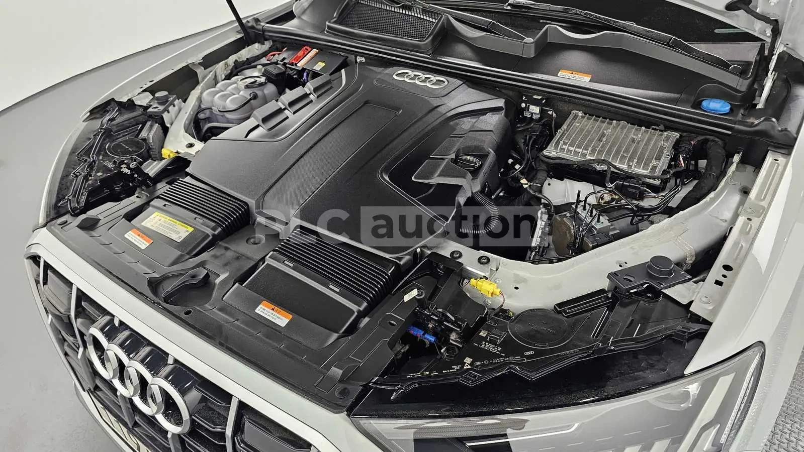 Audi Q7 4.5TDI* 360* Pano* Camera* АВТОКРЕДИТ, снимка 6 - Автомобили и джипове - 54552970