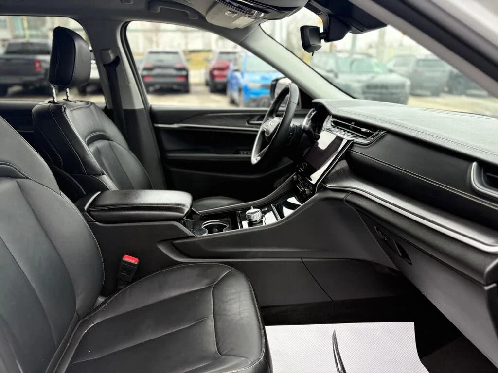 Jeep Grand cherokee LIMITED| DISTRONIC| 8ZF| ALPINE, снимка 9 - Автомобили и джипове - 54610403