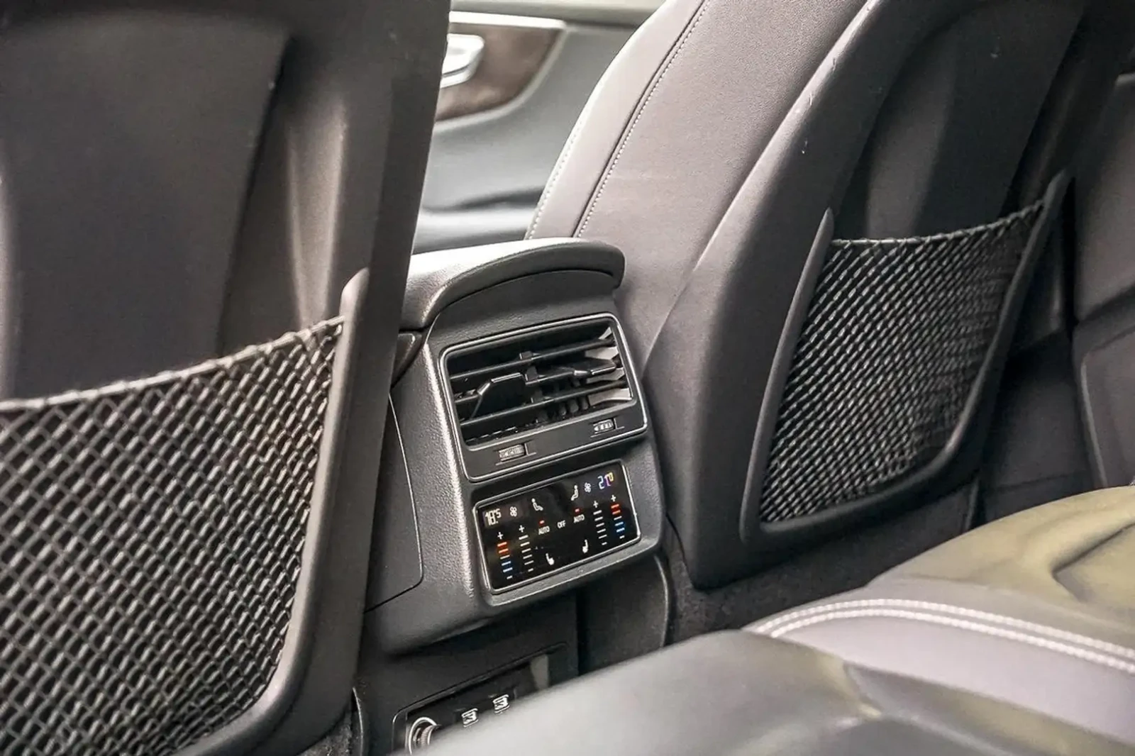 Audi Q8 Progressiv S-LINE QUATTRO| NAVI | 360 CAM | PANO |, снимка 11 - Автомобили и джипове - 54759214
