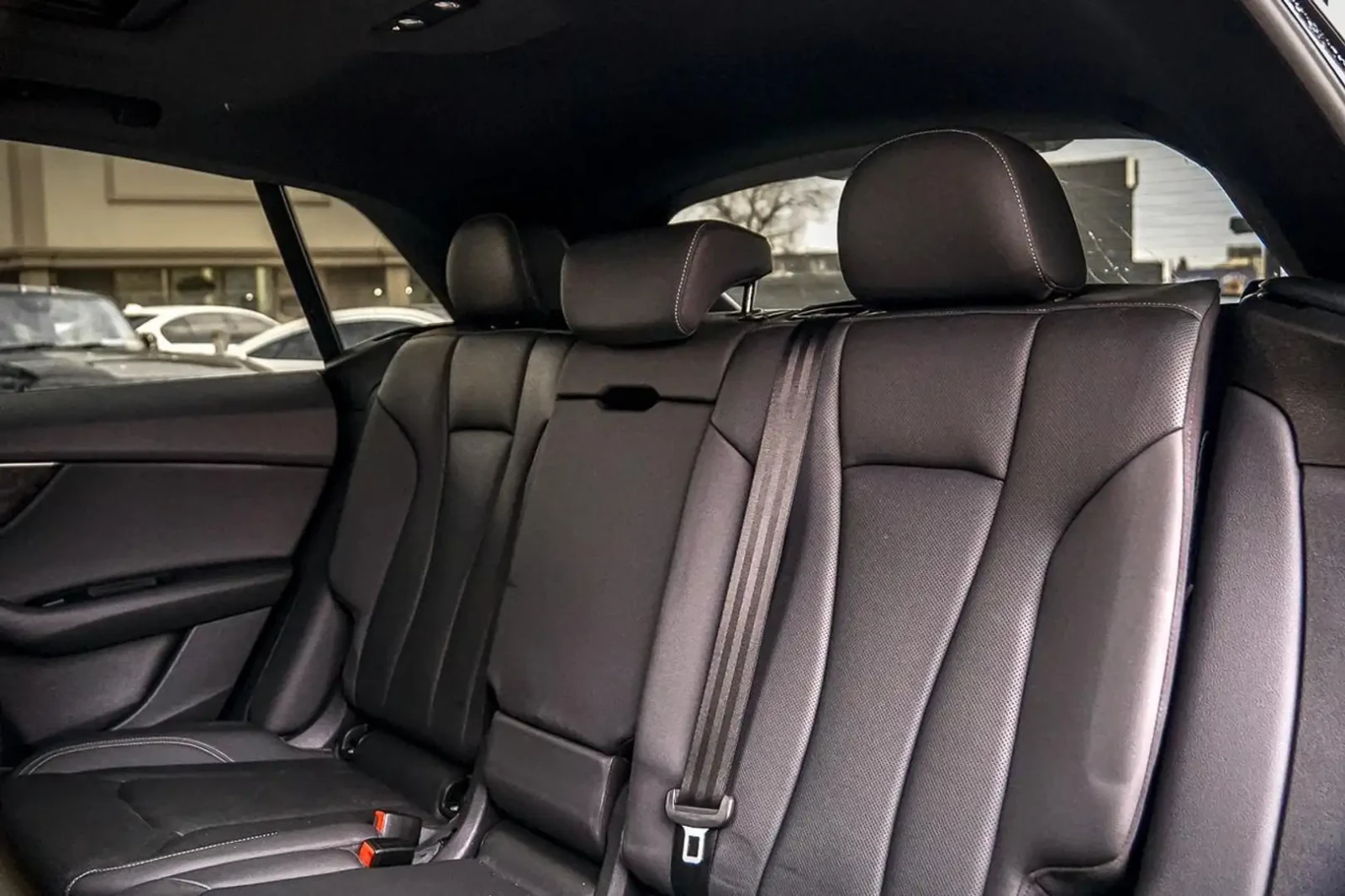 Audi Q8 Progressiv S-LINE QUATTRO| NAVI | 360 CAM | PANO |, снимка 10 - Автомобили и джипове - 54759214