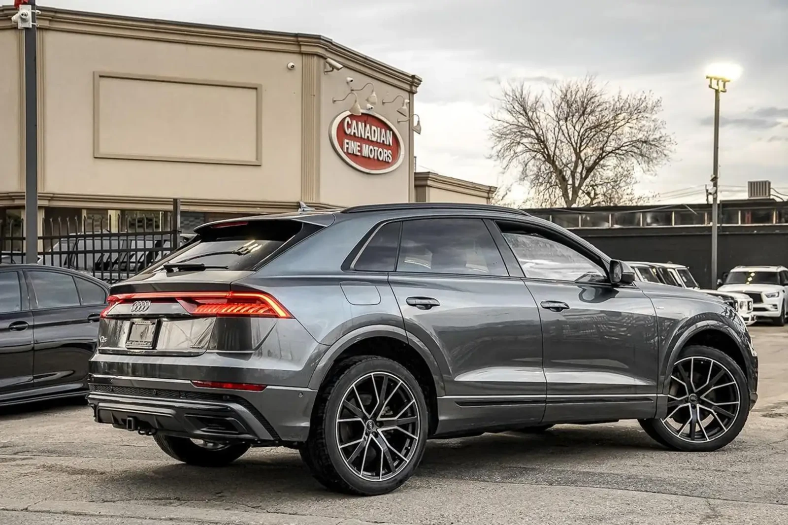 Audi Q8 Progressiv S-LINE QUATTRO| NAVI | 360 CAM | PANO |, снимка 6 - Автомобили и джипове - 54759214