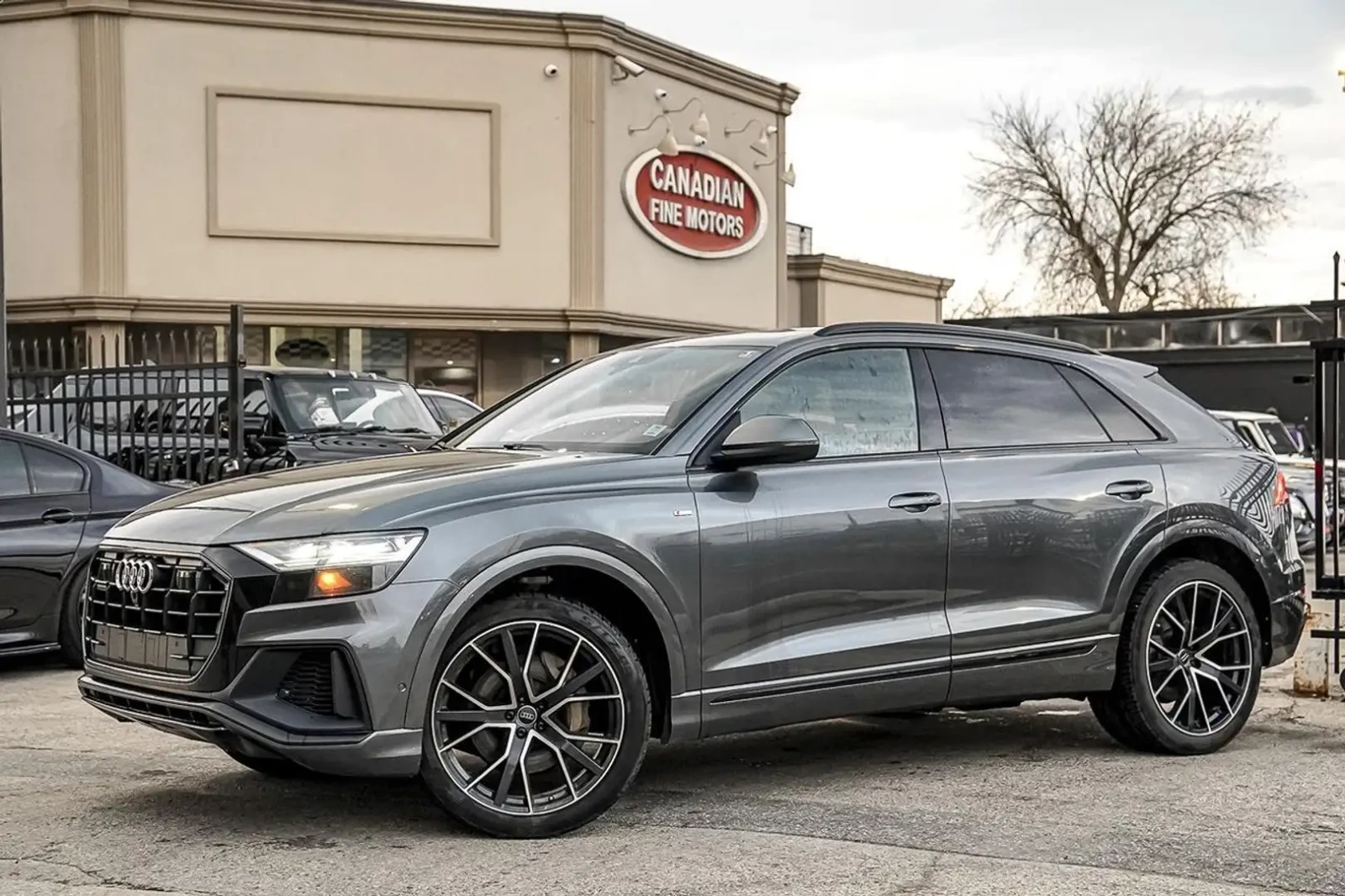 Audi Q8 Progressiv S-LINE QUATTRO| NAVI | 360 CAM | PANO |, снимка 2 - Автомобили и джипове - 54759214