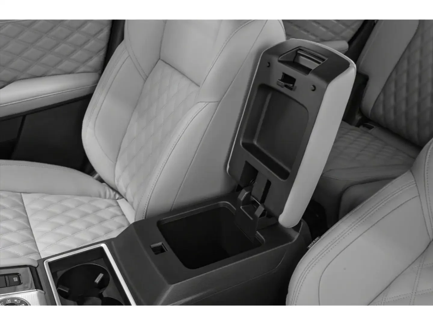 Mitsubishi Outlander Vdpurlen Gas Electric Hybrid, снимка 9 - Автомобили и джипове - 54837159